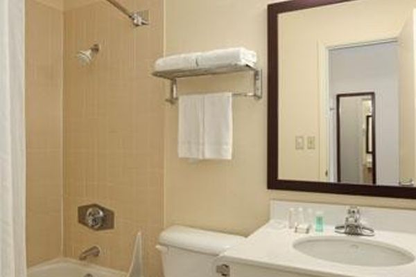Baymont Inn and Suites Jefferson City
